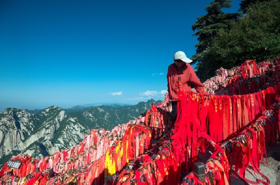 2-day Private Tour: Terracotta Warriors and Huashan Mountain 