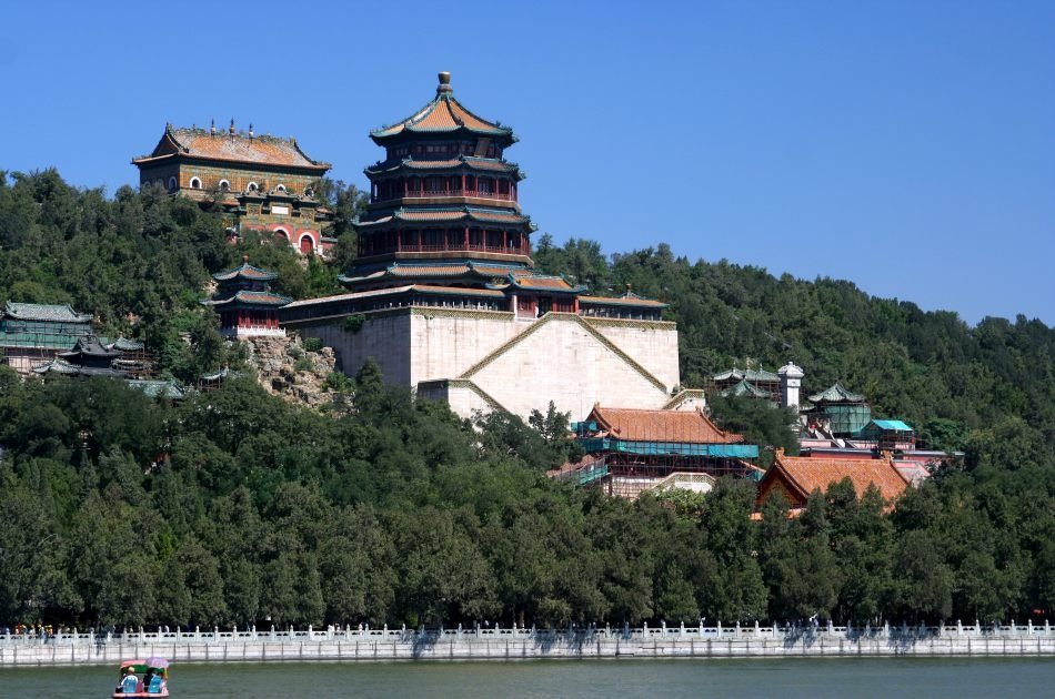 Badaling Great Wall and Summer Palace Coach Tour from Beijing