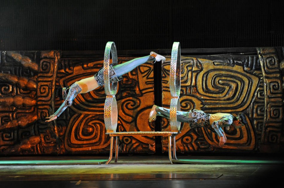 Beijing Roasted Duck Dinner and Acrobatic Show With Private Transport