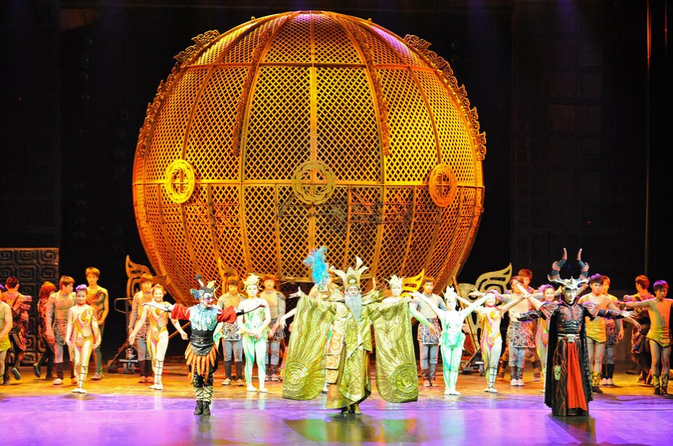 Beijing Roasted Duck Dinner and Acrobatic Show With Private Transport
