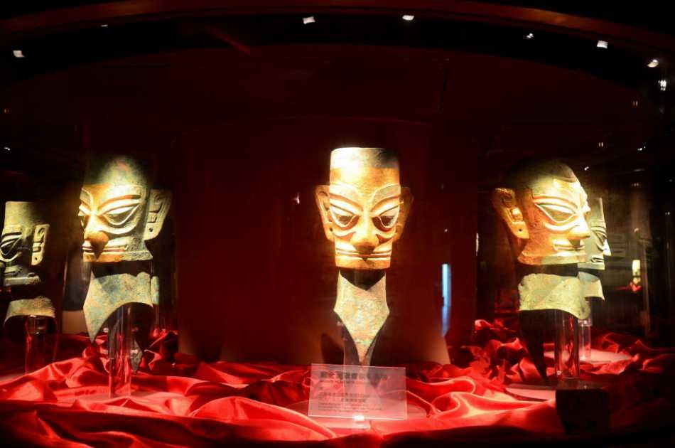 Chengdu Guided Private Tour of Giant Pandas and Mysterious Sanxingdui Ruins