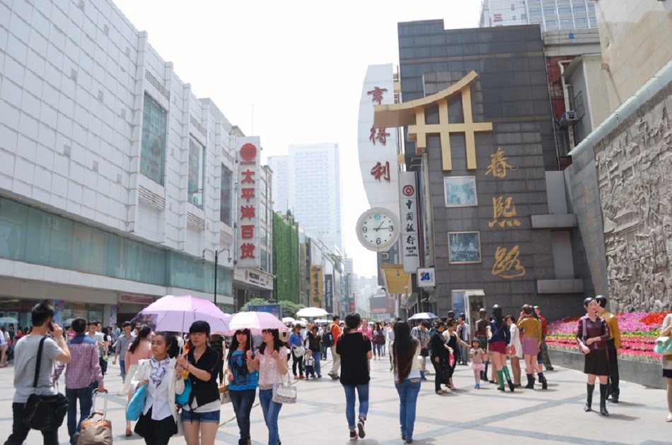 Chengdu Private Tour of Everything Panda Experience