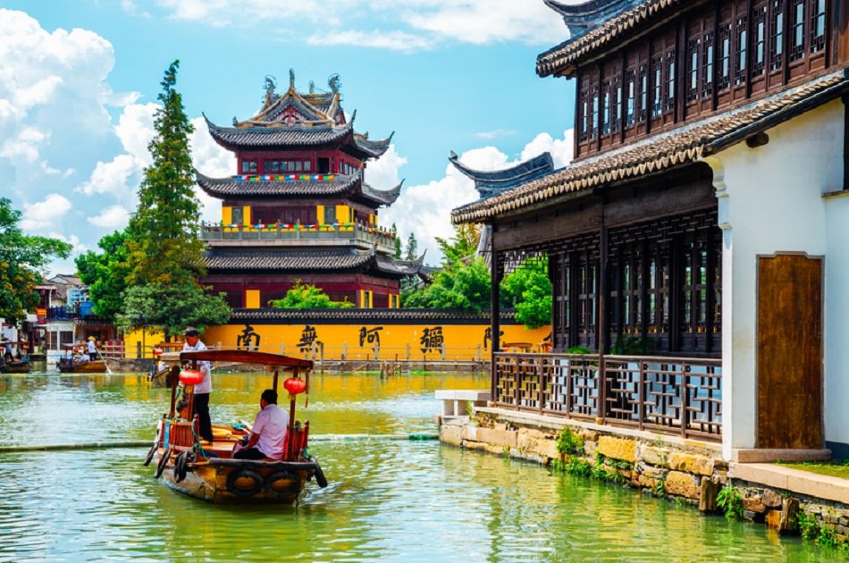 Private Day Tour of Ancient Water Town and Huangpu River Cruise