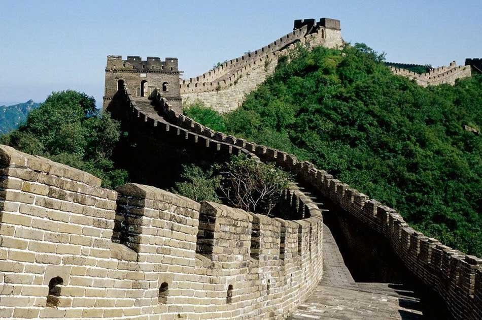 Private Day Tour of Badaling Great Wall and Ming Tombs in Beijing