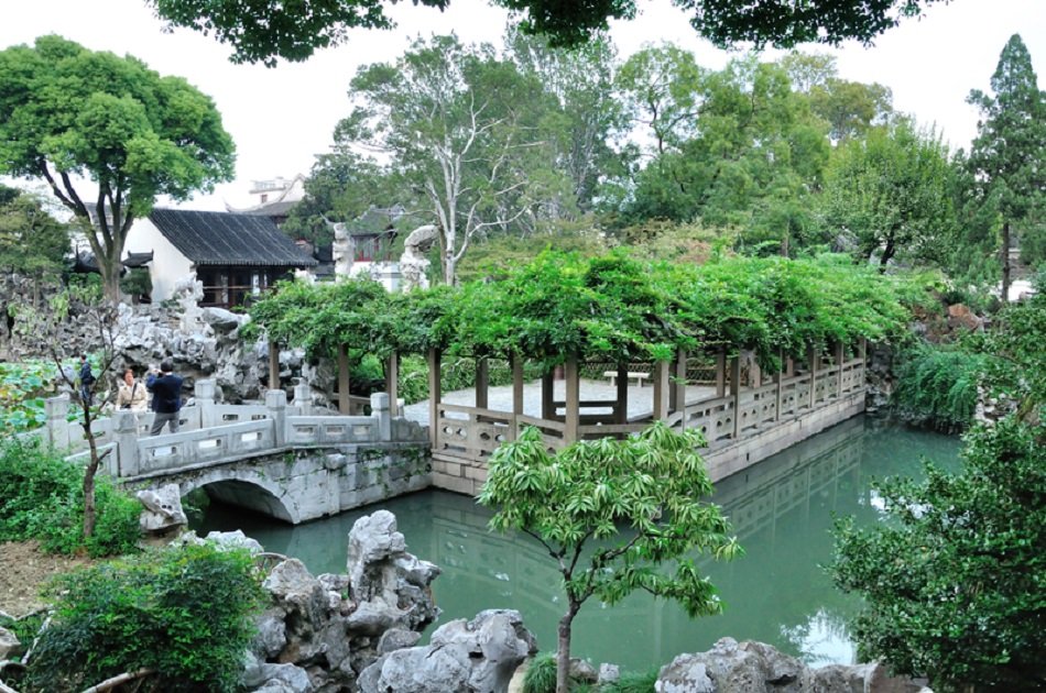 Private Day Tour of Gardens and Old Street in Suzhou