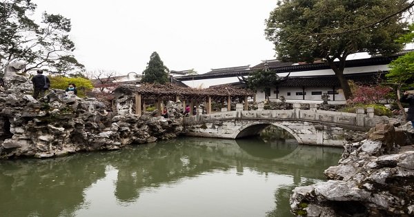 Private Day Tour of Gardens and Old Street in Suzhou