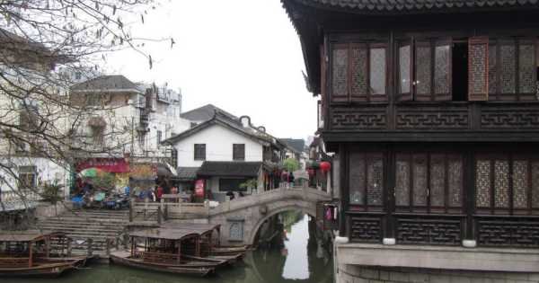 Private Shanghai One-day Classical Tour with private guide and vehicle
