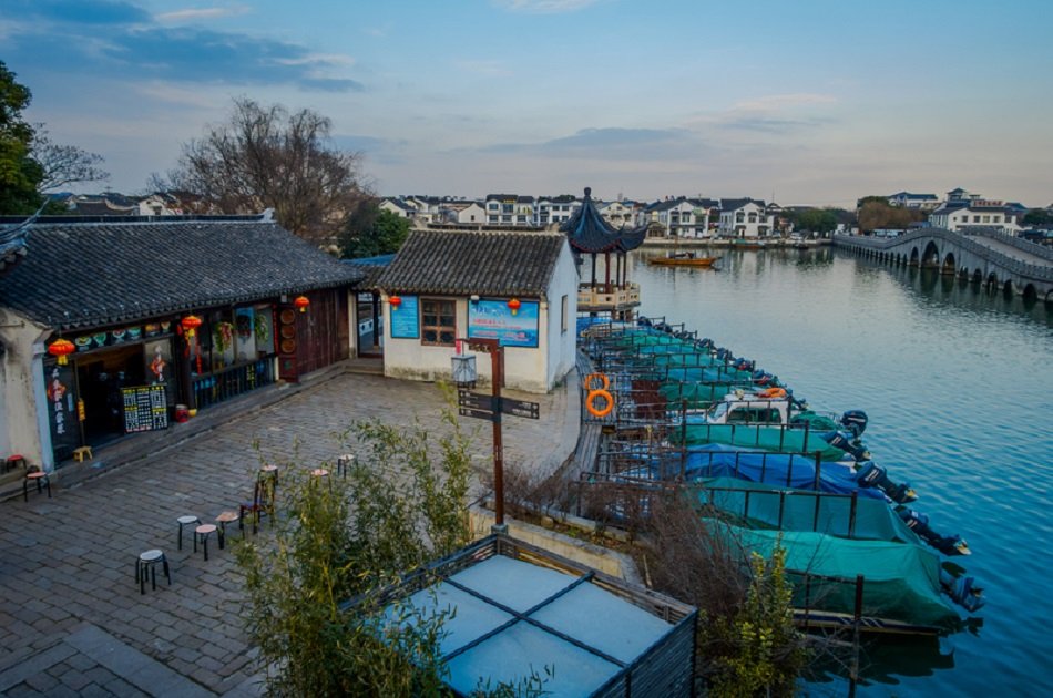 Shanghai Private Day Trip of Zhujiajiao Water Town and Jade Buddha Temple