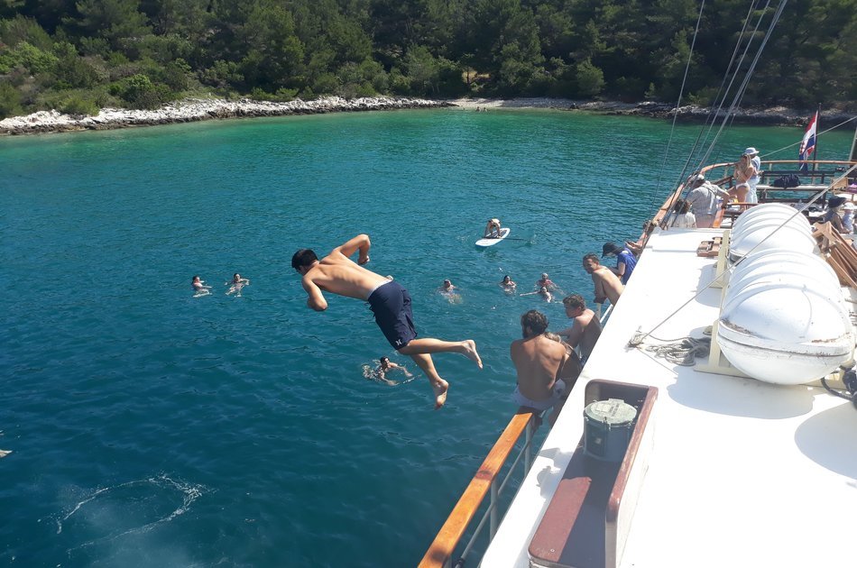 All inclusive Two Islands Swimming Cruise From Split