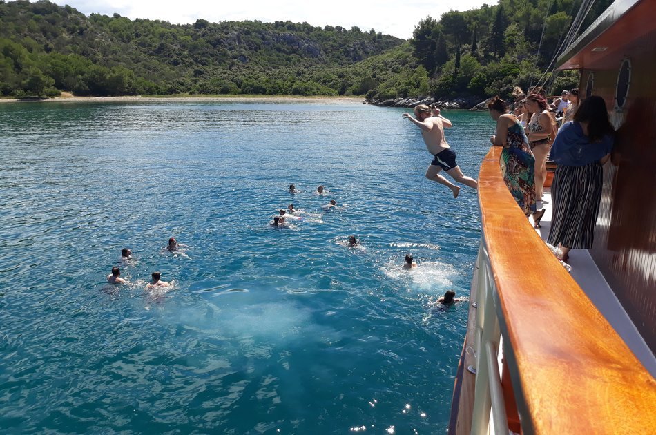 All inclusive Two Islands Swimming Cruise From Split