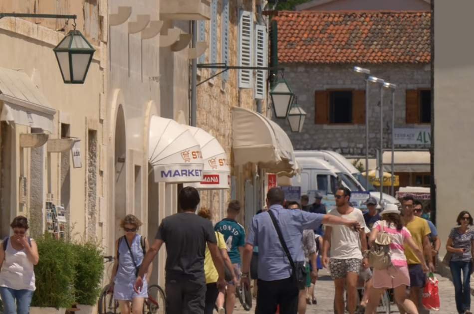 Blue Cave and Hvar Full Day Trip