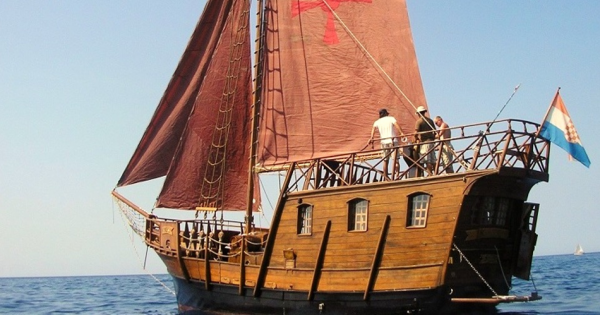 Half-Day Pirate Cruise from Split with Lunch & Drinks