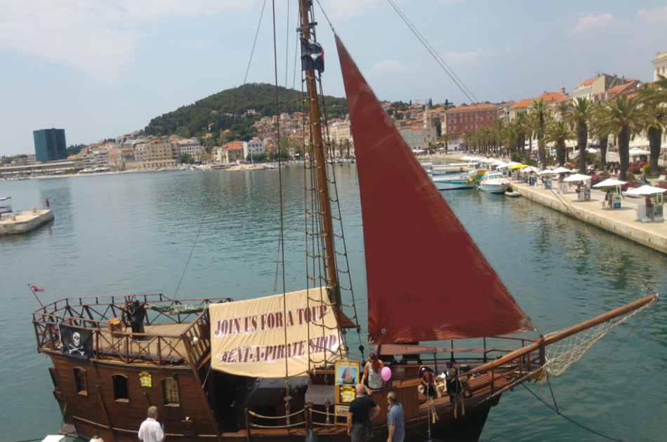 Pirate Ship Sunset Short Cruise in Split