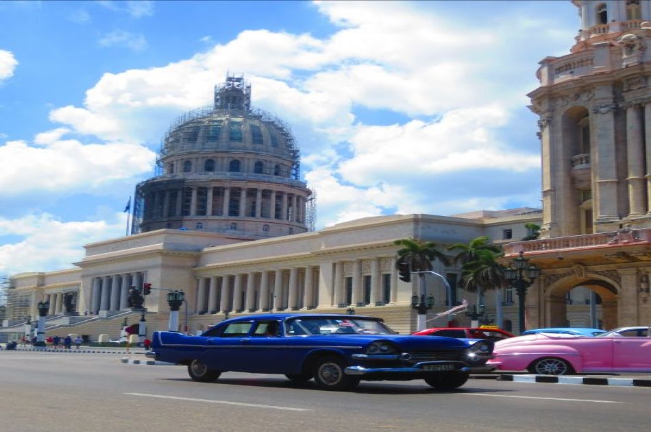 Havana City Private Tour in Classic Car