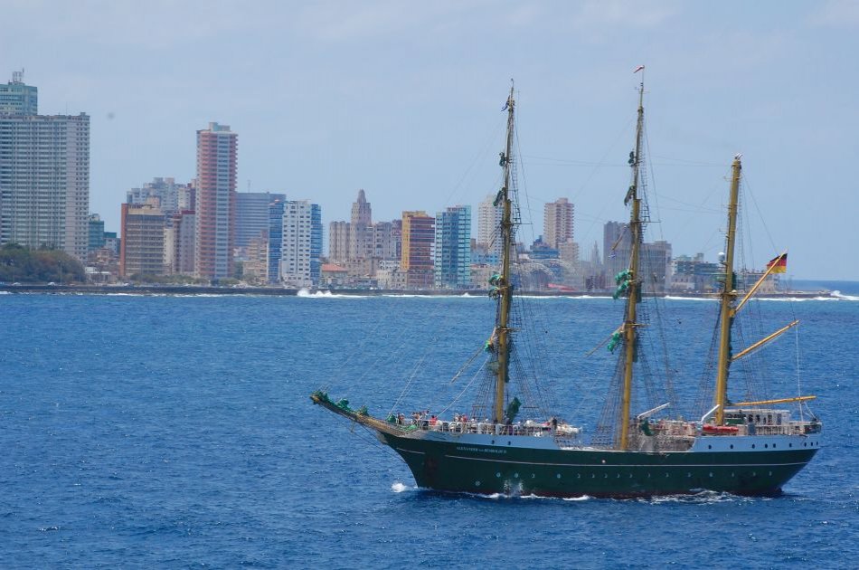 Havana City Private Tour in Classic Car