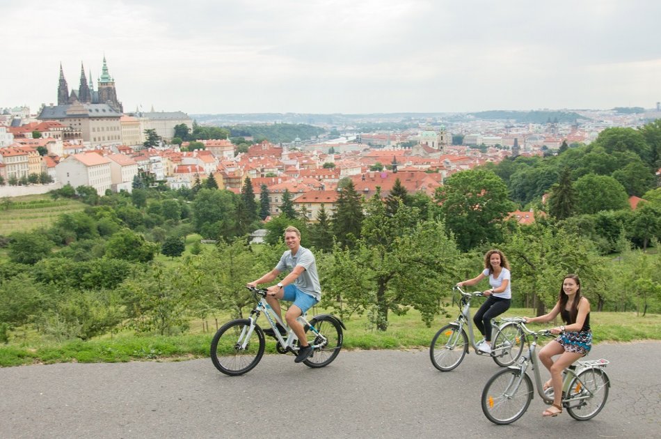 90 Minutes E-Bike Castle Tour in Prague