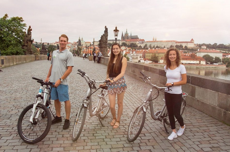 90 Minutes E-Bike Castle Tour in Prague