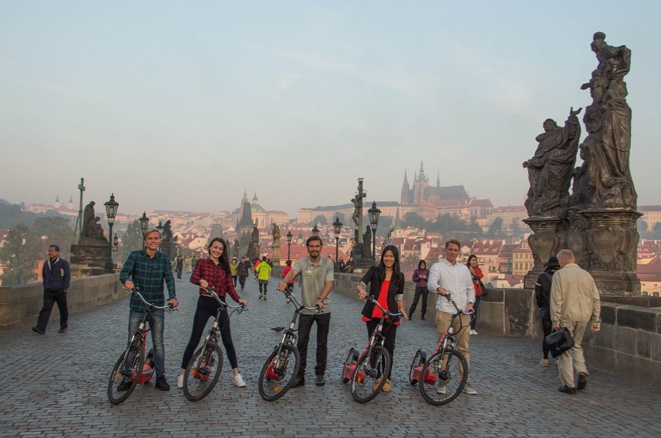 90 Minutes E-scooter Castle Tour, Prague