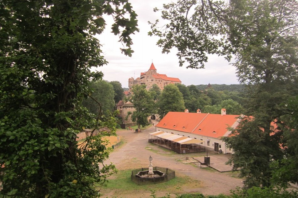 Punkva Cave, Macocha Abyss and Pernstejn Castle - Full Day Tour from South Moravian