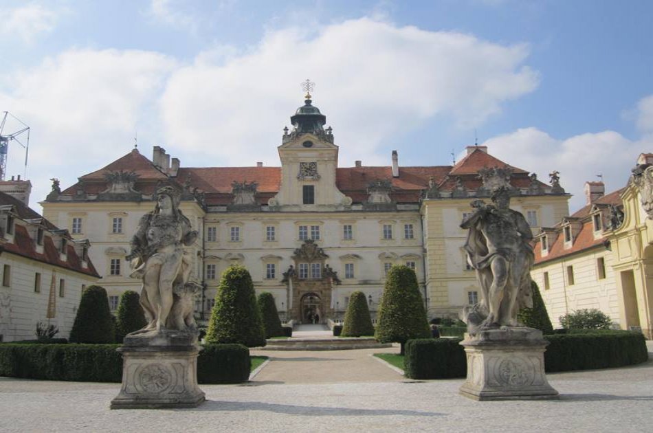 Unesco Lednice - Valtice Chateaux, wine town Mikulov, Palava Hills - Full Day Trip from Brno