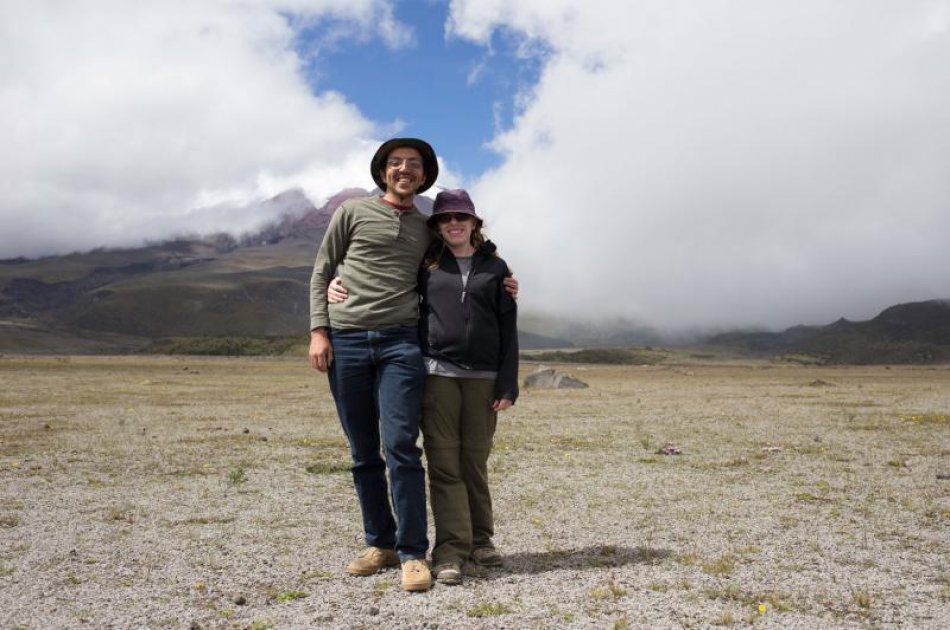 Cotopaxi & Quilotoa Full Day Tour with Hotel Pick