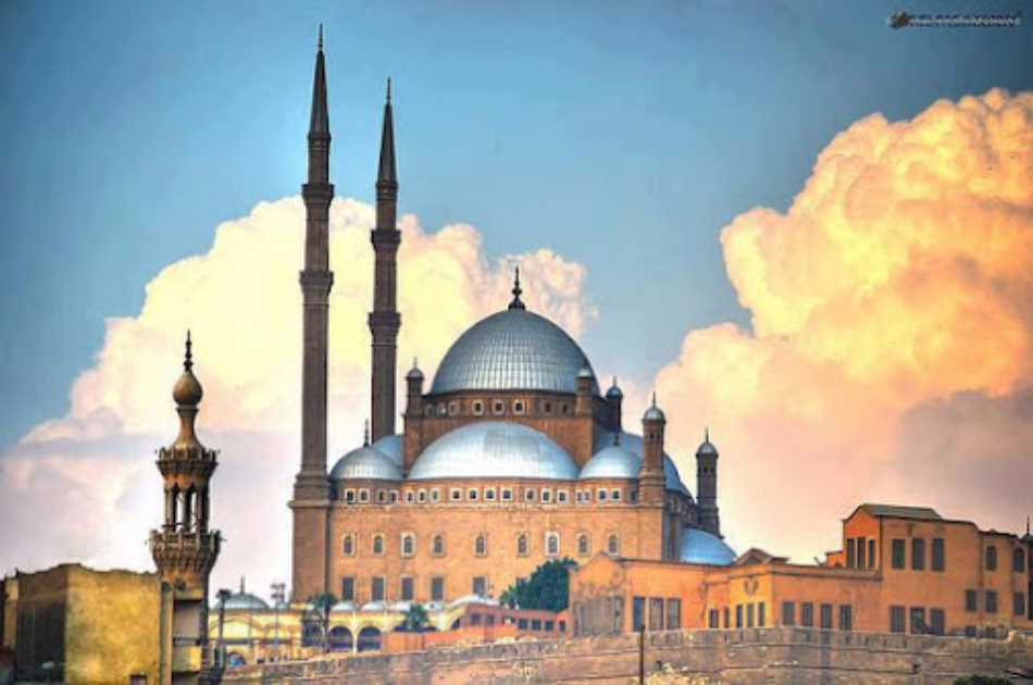 4 Day Cairo City Break: Pyramids and Sphinx with 5-Star Hotel