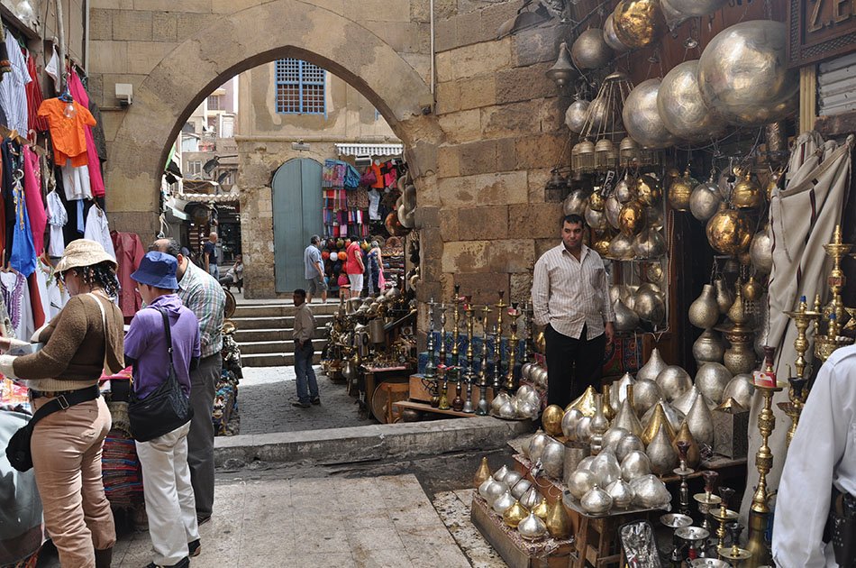 8 Hour Private Tour to Giza Pyramids, Sphinx, Old Cairo, Citadel and Bazaar