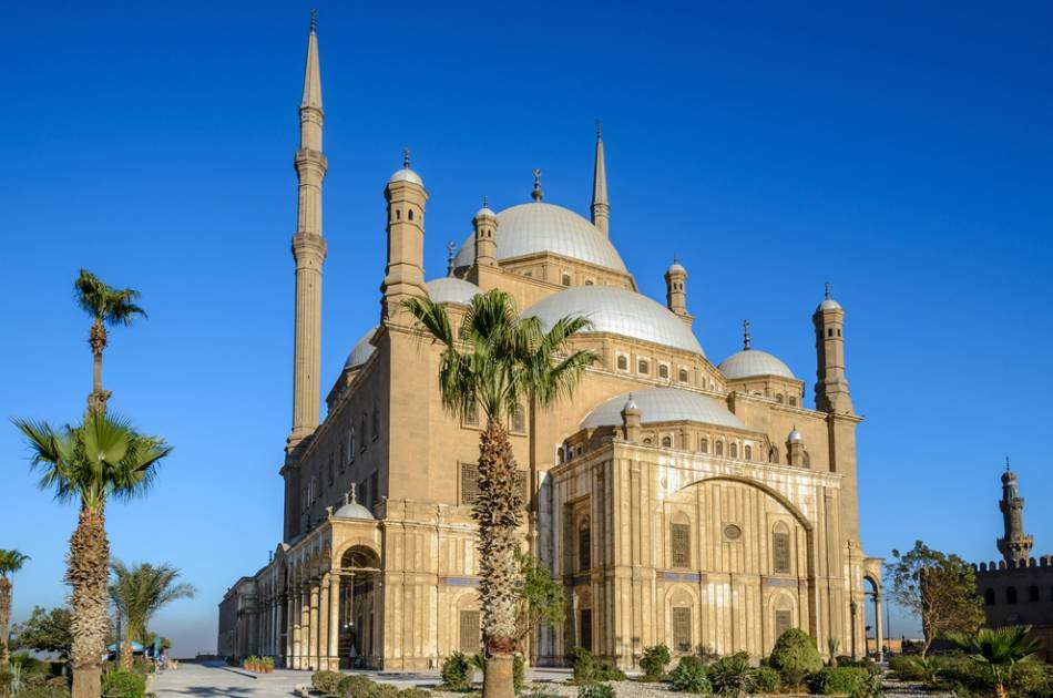 9 Days Land of Pharaohs Tour With Nile Cruise and Hurghada