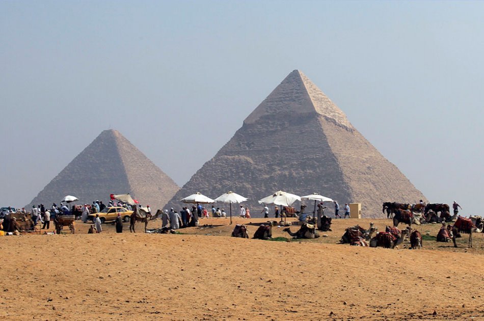 Be in Awe on a Private Day Tour of the Giza Pyramids, Sphinx and Egyptian Museum