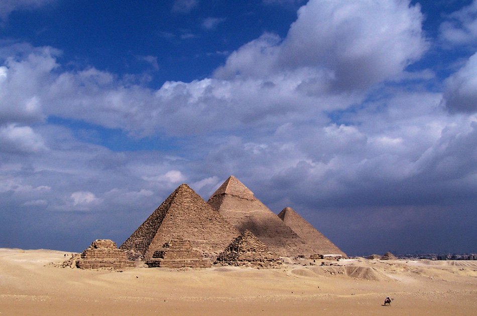 Cairo Stopover Tour From Cairo Airport to Giza Pyramids and the Egyptian Museum With Lunch
