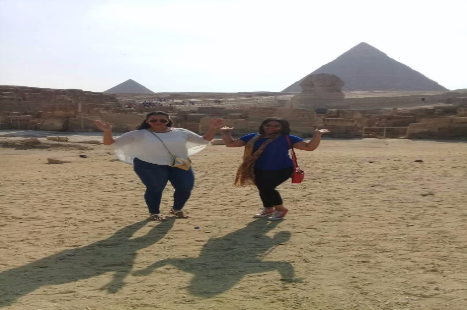 From Cairo: Private Trip to Giza Pyramids and Sphinx + Lunch