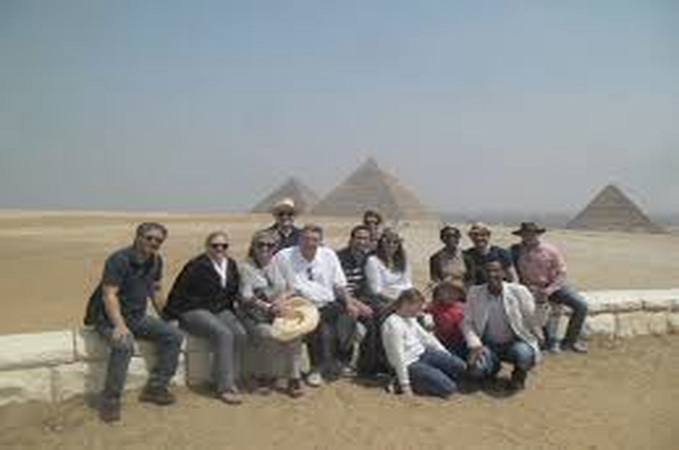 From Cairo: Private Trip to Giza Pyramids and Sphinx + Lunch