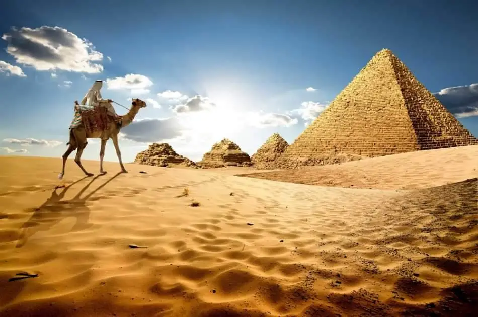 Full Day Egyptian Museum & Pyramids Private Tour