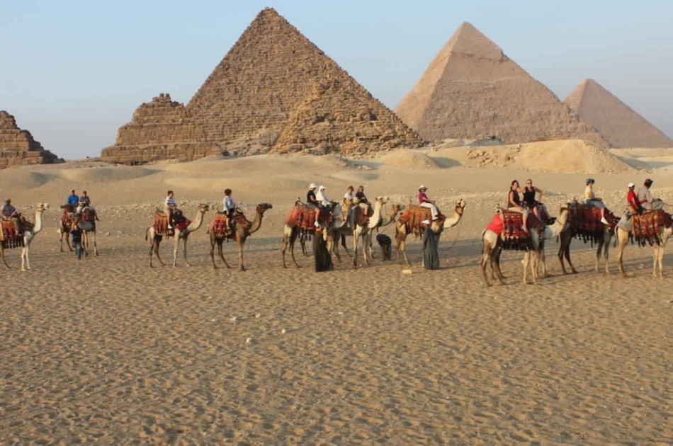 Half Day Tours of the Pyramids of Giza and Sphinx with Camel Riding and Guide