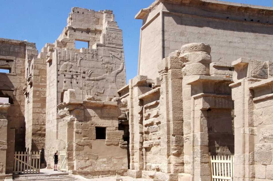 Luxor Private Full Day Tour: Valley of Kings & Queens, Hatchepsut Temple, Medinet Habu, Tombs of Nobles and Colossi of Memnon