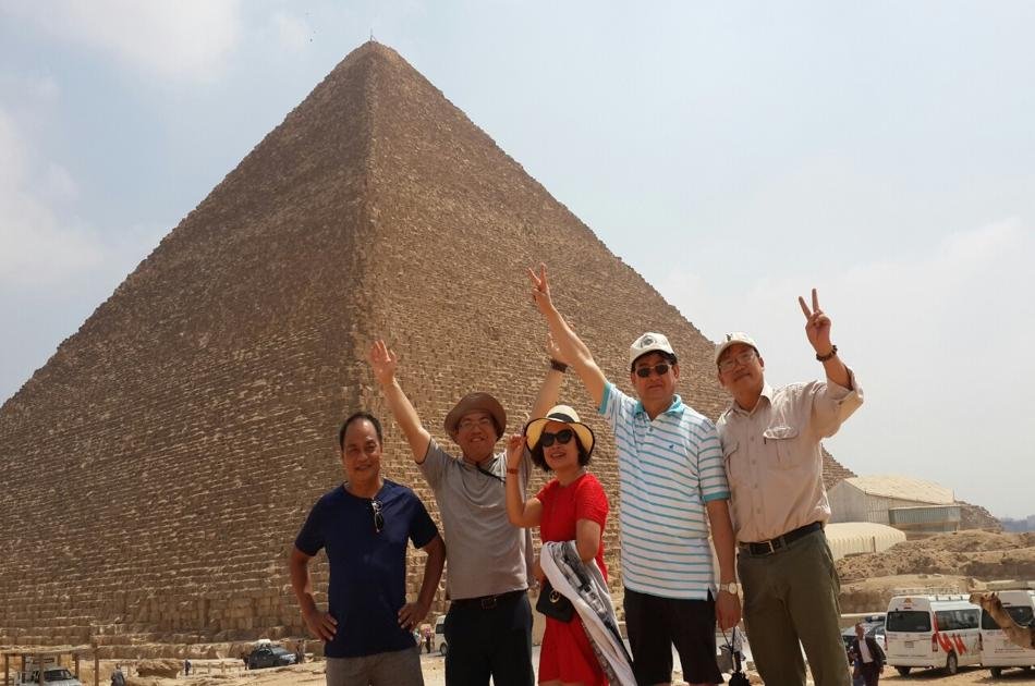 Private 8 Days Historical Tour of Pyramids, Karnak Temple and Cruise by Flight