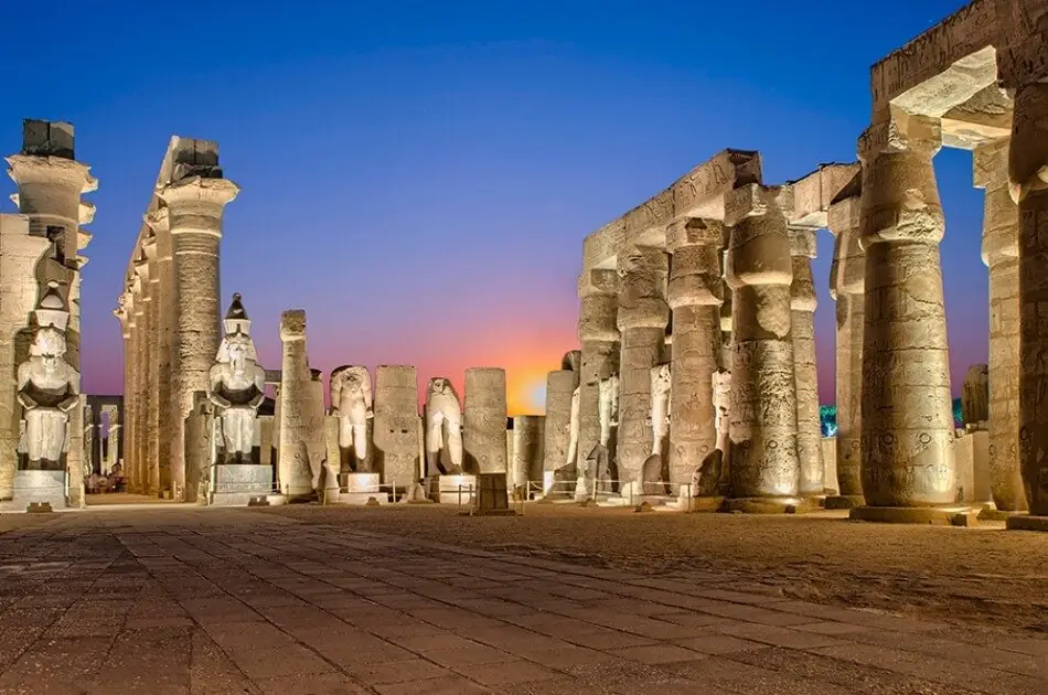 Private Full Day Cairo to Luxor Tour with Return Flights