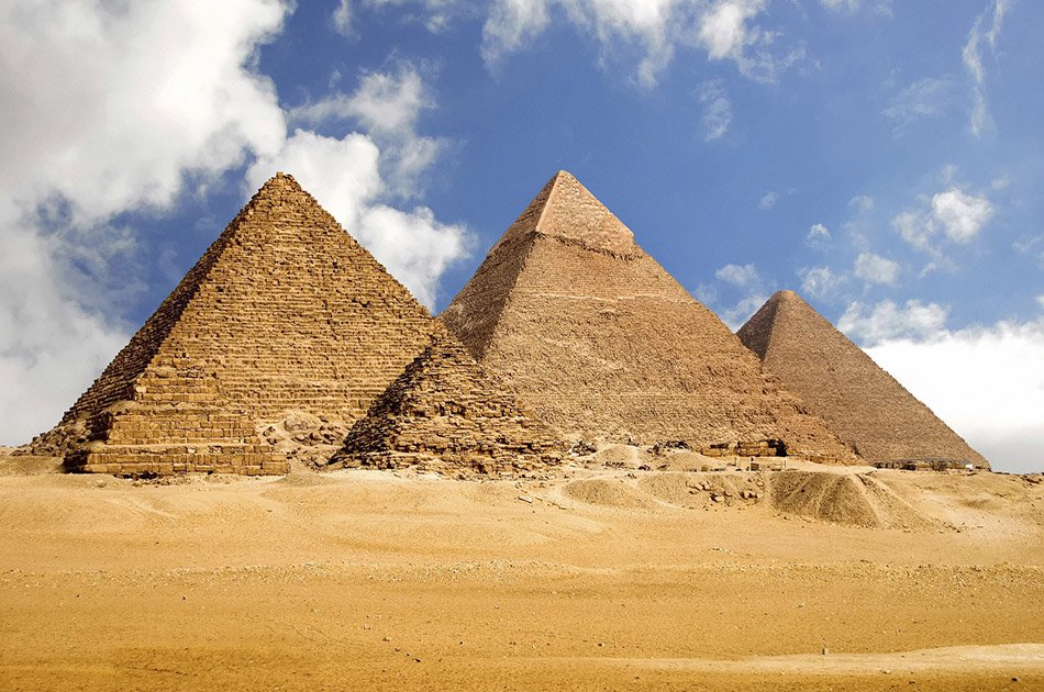 Private Full-Day Trip to Giza Pyramids, Sphinx and Egyptian Museum