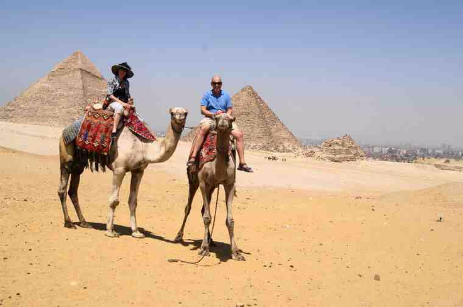 Private Giza Pyramids, Egyptian Museum & Khan El khalili Half Day Tour