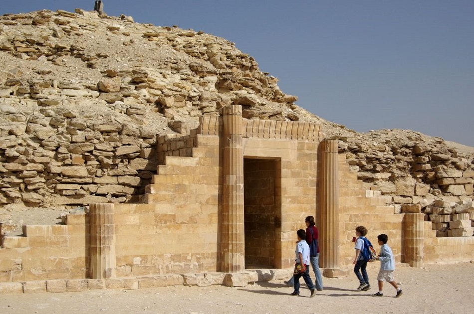 Private Giza Pyramids Including Bent, Red & Step Pyramids at Dahshur & Sakkara Tour