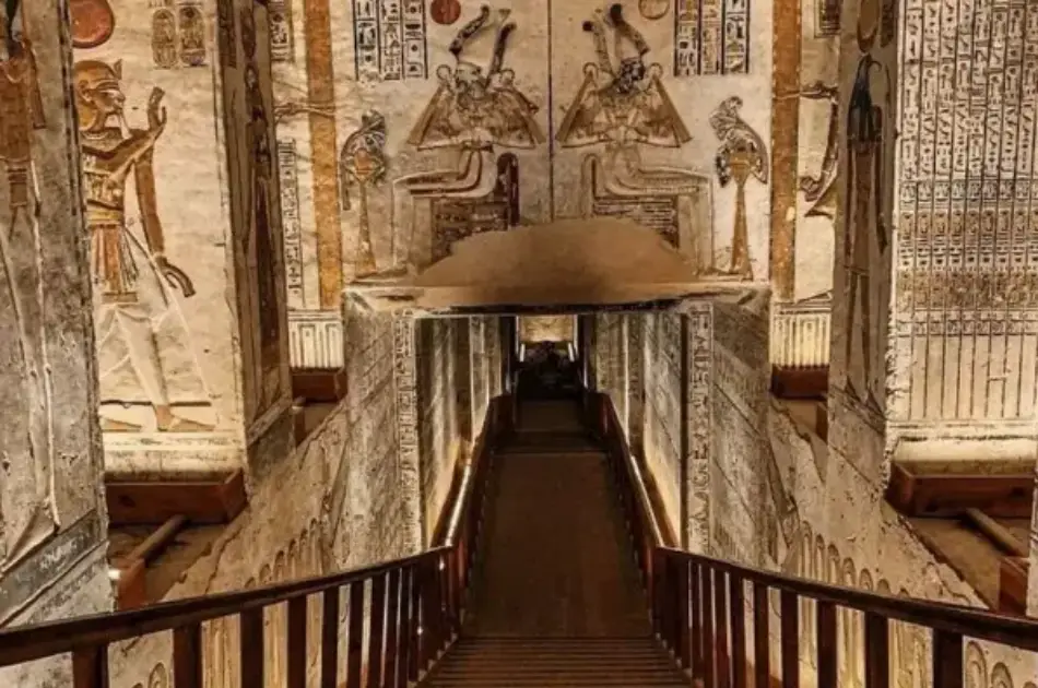 Private Tour to Giza Pyramids and The Egyptian Museum