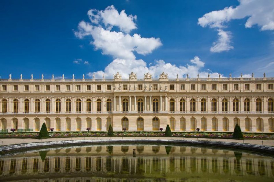 Delve Into History With This Guided Tour Of Versailles & Giverny 