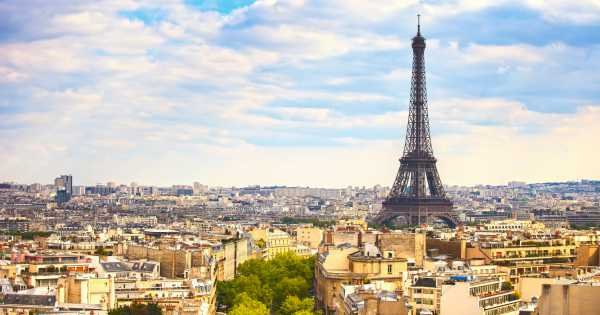Eiffel Tower French Gastronomy - 3 hour food tour in Paris