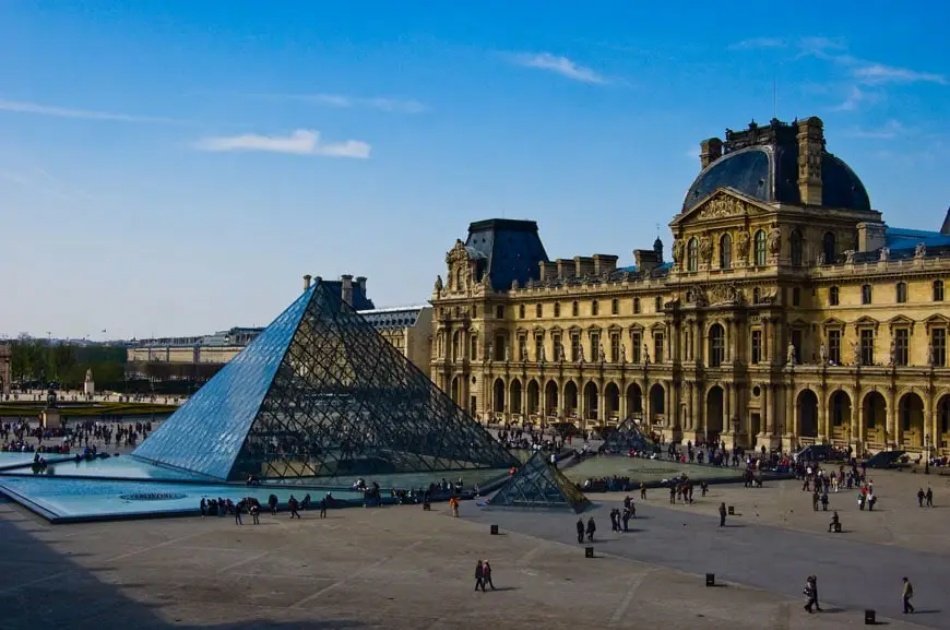 Explore The Streets Of Paris On Our Bus Tour Followed By Panoramic Views Of The City From The Eiffel Tower 3rd Floor 