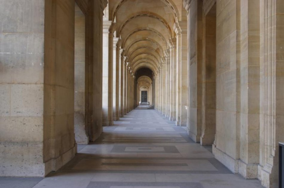 Louvre Museum Skip the Line Guided Tour