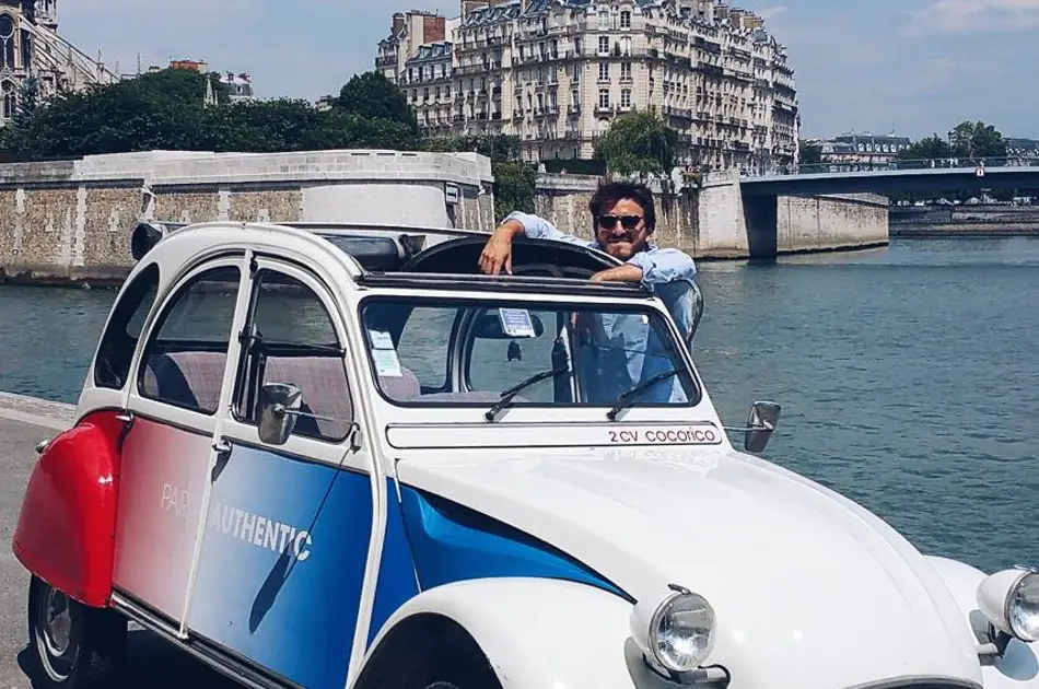 Paris By Day in a Vintage car - Unsuspected Tour (2 hours)