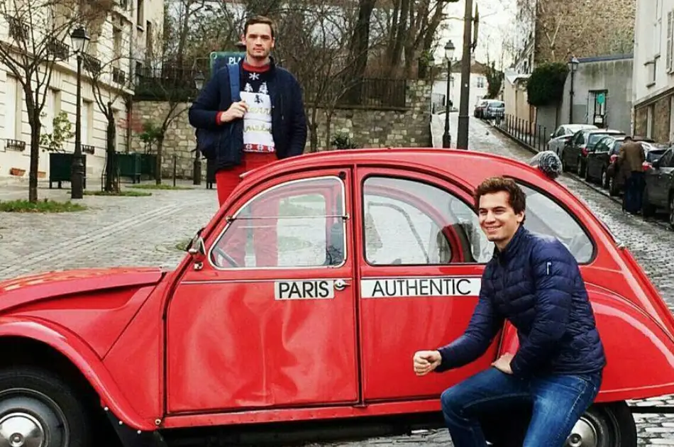 Paris By Day in a Vintage car - Unsuspected Tour (2 hours)