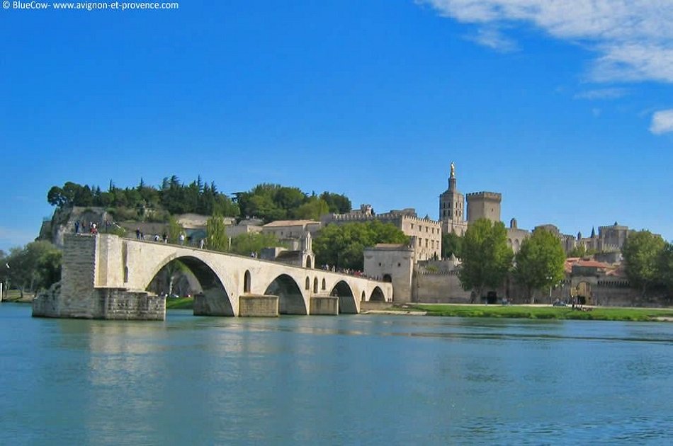 Private Avignon, St Remy and Les Baux De Provence Tour from Marseille