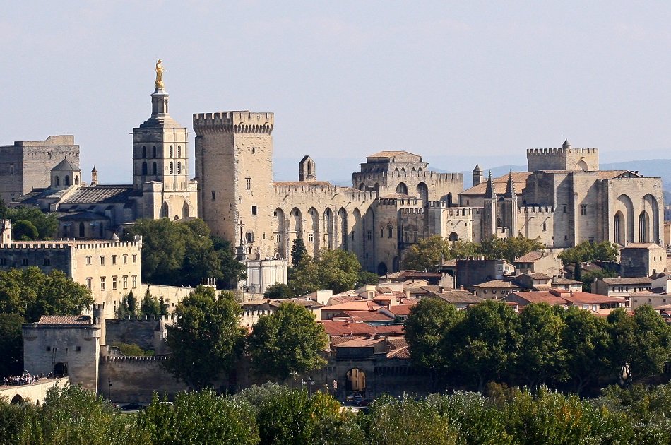 Private Avignon, St Remy and Les Baux De Provence Tour from Marseille