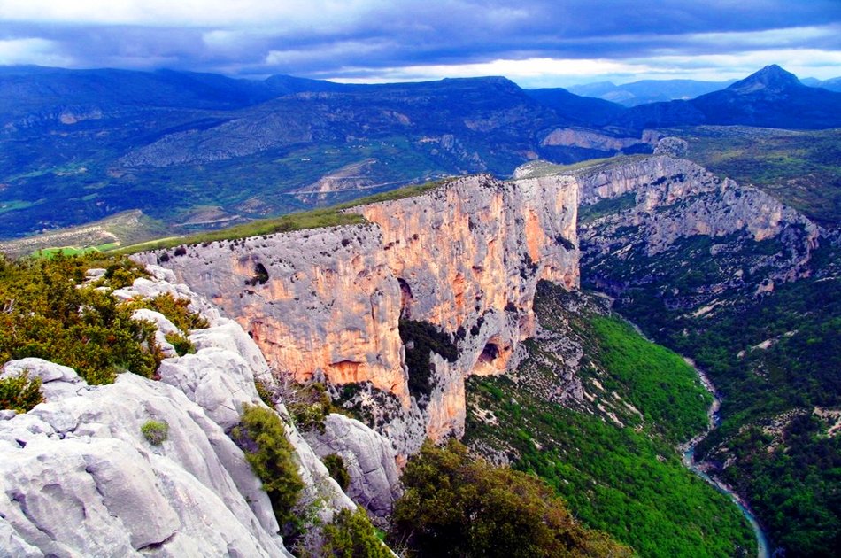 Private Tour of The Wild Provence from Avignon, Marseille and Aix-en-Provence